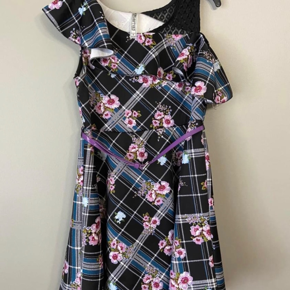 Girls dress size 16